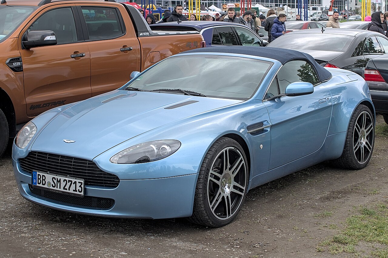 Sell used Aston Martin Vantage Dubai — Motor Bazar cash offer