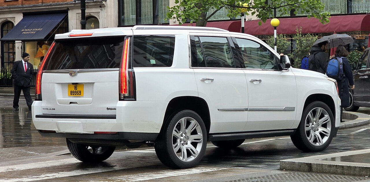 Sell used Cadillac Escalade Dubai — Motor Bazar cash offer