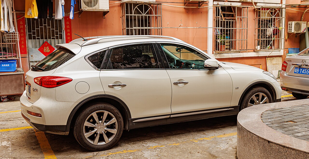 Sell used Infiniti QX50 Dubai — Motor Bazar cash offer