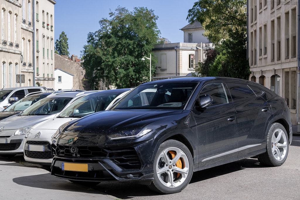 Sell used Lamborghini Urus Dubai — Motor Bazar cash offer