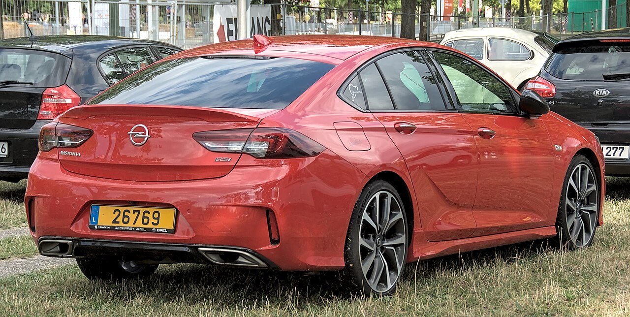 Sell used Opel Insignia Dubai — Motor Bazar cash offer