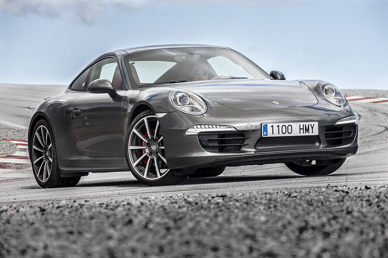 Sell used Porsche 911 Dubai — Motor Bazar cash offer