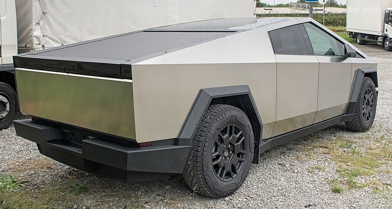 Sell used Tesla Cybertruck Dubai — Motor Bazar cash offer